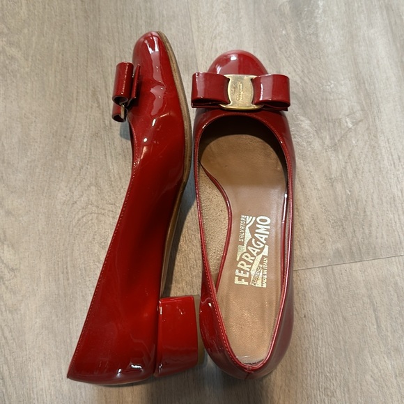 Ferragamo Vara pump - Picture 3 of 4